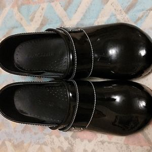 Nwots. Santita professional Lindsey clogs black EU40 US 8.5-9